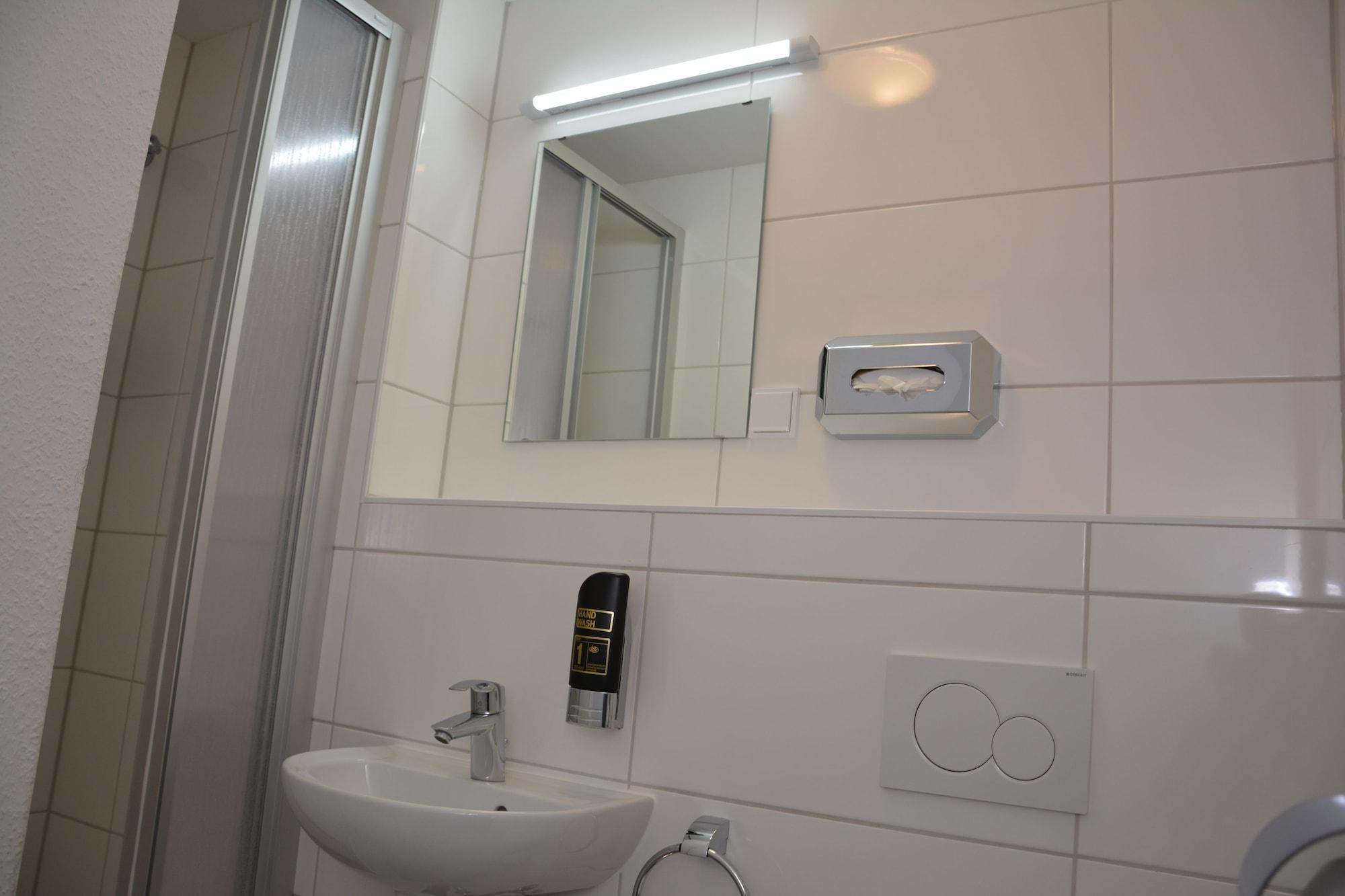 Mosel Hotel Франкфурт на Майн Екстериор снимка