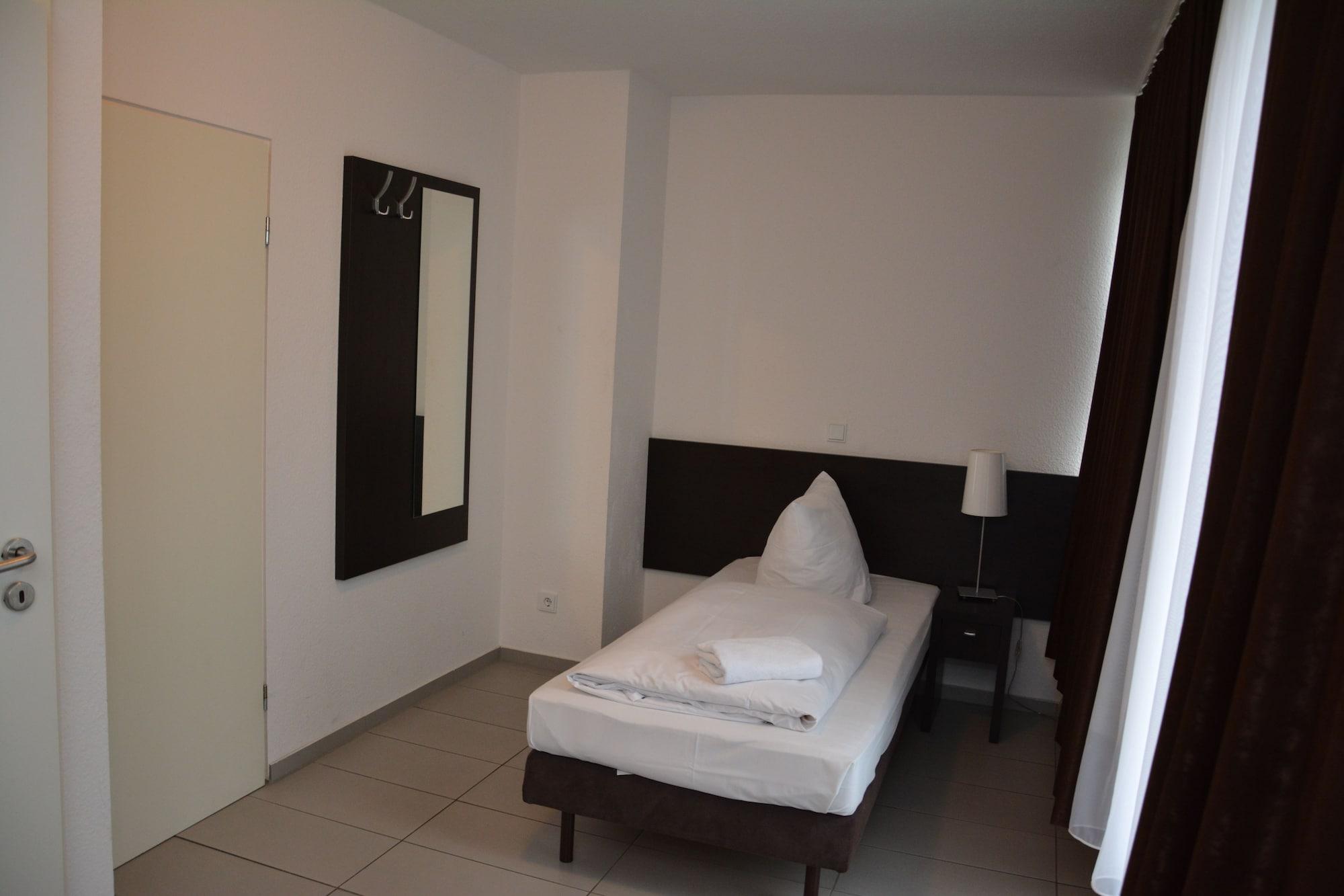 Mosel Hotel Франкфурт на Майн Екстериор снимка