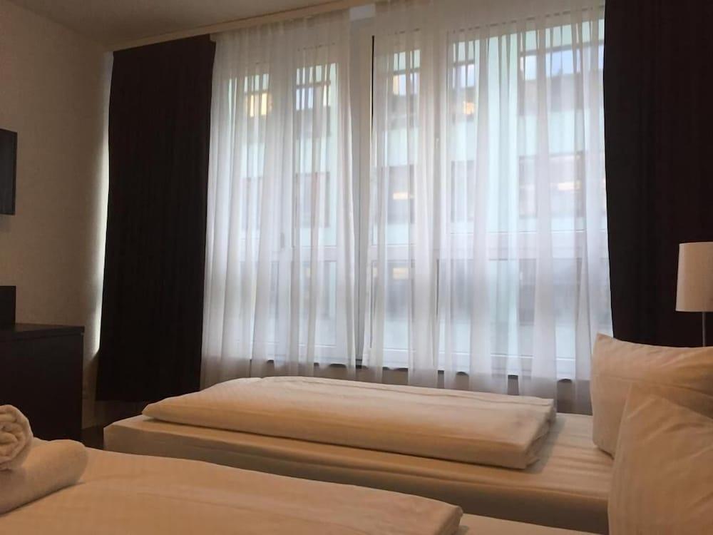Mosel Hotel Франкфурт на Майн Екстериор снимка