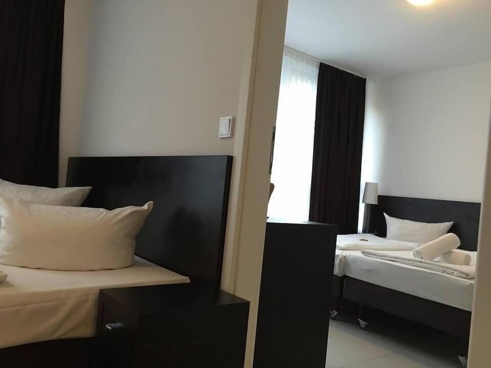 Mosel Hotel Франкфурт на Майн Екстериор снимка